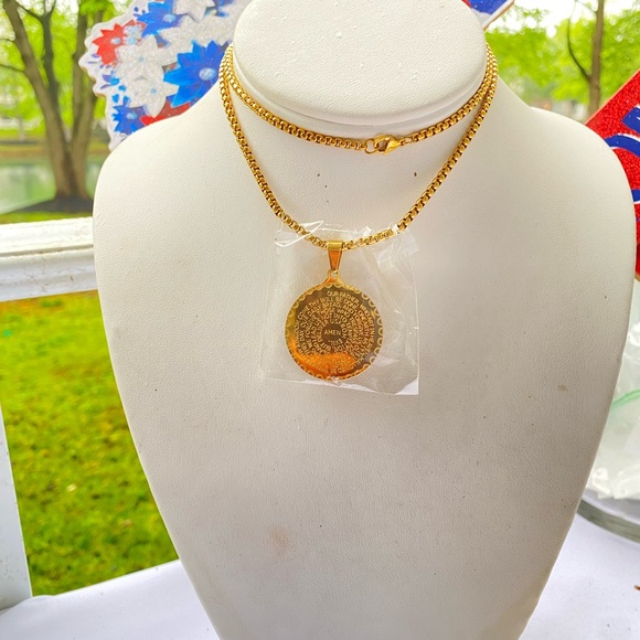 DEAL MACY DEPARTMENT  NECKLACE - Picture 13 of 13